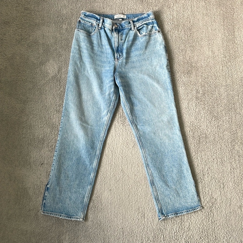 EC Abercrombie & Fitch The 90's Straight Medium Wash Curve Love - Size 12S